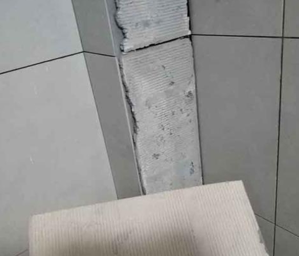 滁州市瓷砖空鼓维修公司分享下厨房瓷砖脱落的补救措施。